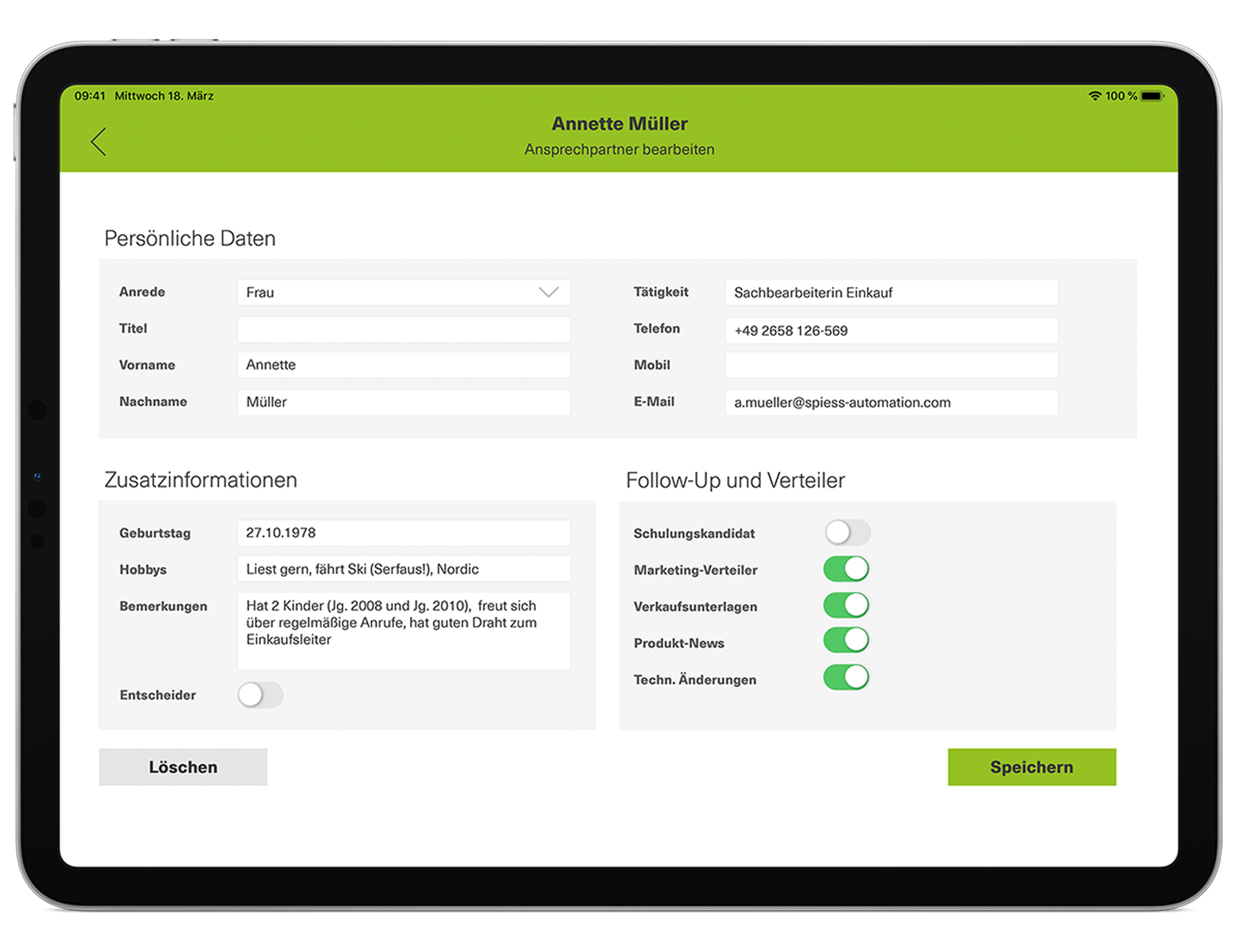 Tablet-Ansicht eines digitalen Kontaktformulars für eine Ansprechpartnerin im Einkauf. Zu sehen sind persönliche Daten wie Name, Telefonnummer, E-Mail sowie Zusatzinformationen und Verteileroptionen.
