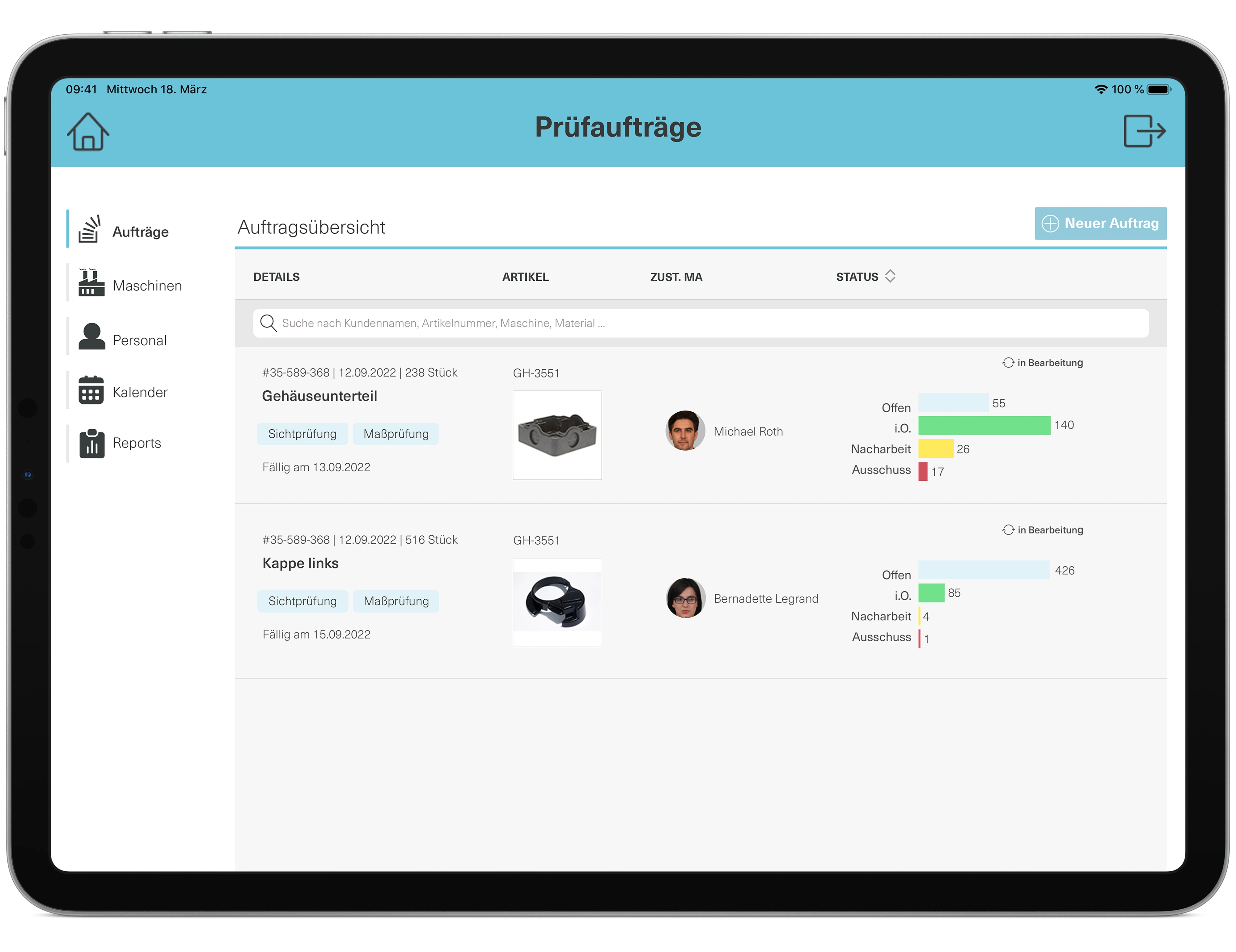 Tablet-Ansicht der engomo-App zur Verwaltung von Prüfaufträgen – zeigt eine Übersicht mit Artikeln, verantwortlichen Mitarbeitenden, Prüfstatus (offen, i.O., Nacharbeit, Ausschuss) und Fortschrittsbalken zur Qualitätsprüfung.
